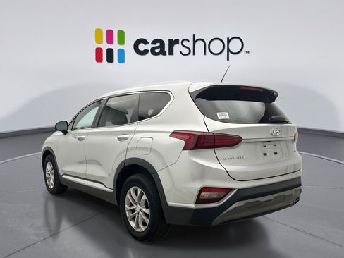 Used 2019 Hyundai Santa Fe SE image 3