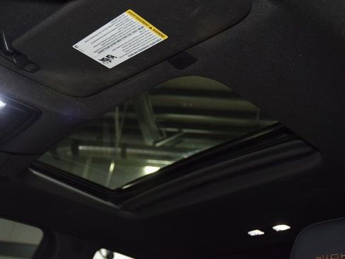 Used 2022 Chevrolet Silverado 1500 High Country w/ High Country Premium Package image 49