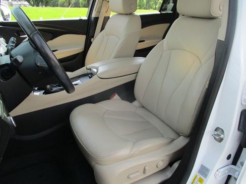 Certified 2017 Buick Envision Essence FWD image 17