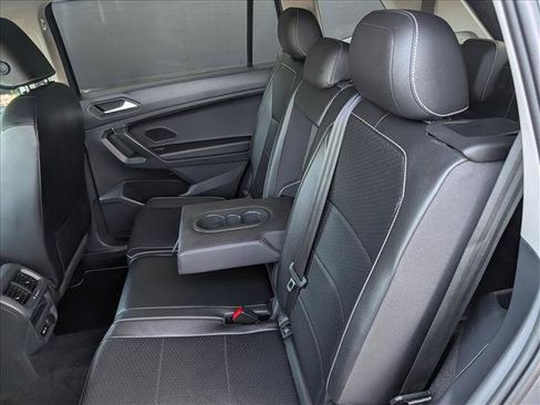 Certified 2021 Volkswagen Tiguan SE FWD image 25