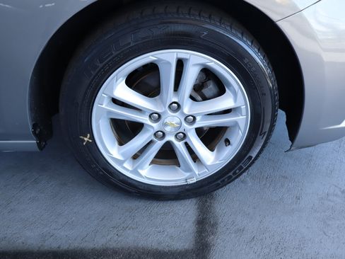 Used 2018 Chevrolet Cruze LT image 10
