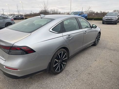 Used 2023 Honda Accord Touring image 7