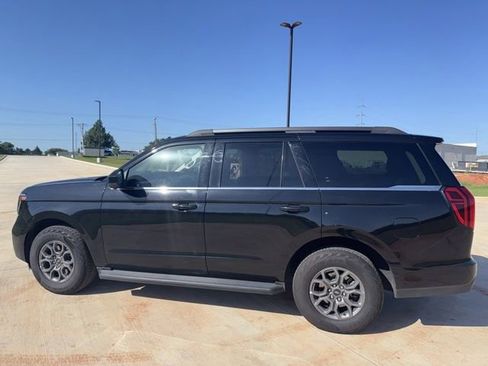 Used 2025 Ford Expedition Active AWD/4WD image 7