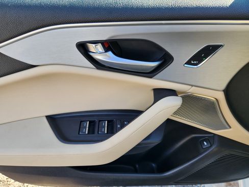 Certified 2025 Acura TLX w/ Technology Package image 18