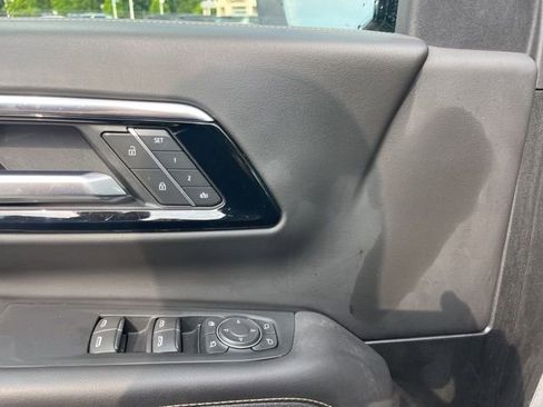 Used 2025 Chevrolet Tahoe Premier RWD image 16