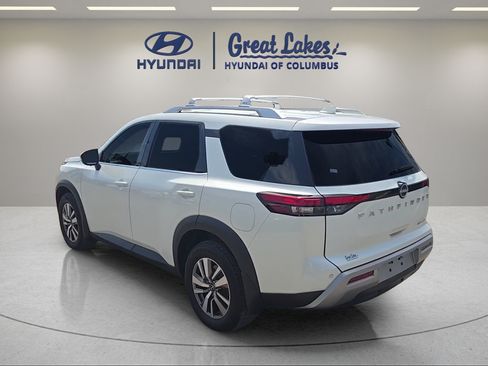Used 2022 Nissan Pathfinder SL w/ Cargo Package AWD/4WD image 3