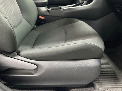 Used 2025 Toyota RAV4 XLE image 56