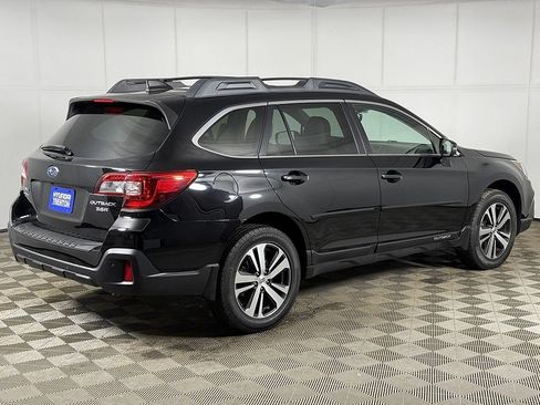 Used 2018 Subaru Outback 3.6R Limited AWD/4WD image 14