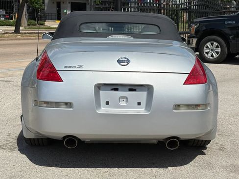 Used 2006 Nissan 350Z Touring RWD image 30