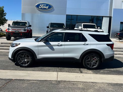 New 2026 Ford Explorer ST AWD/4WD image 3
