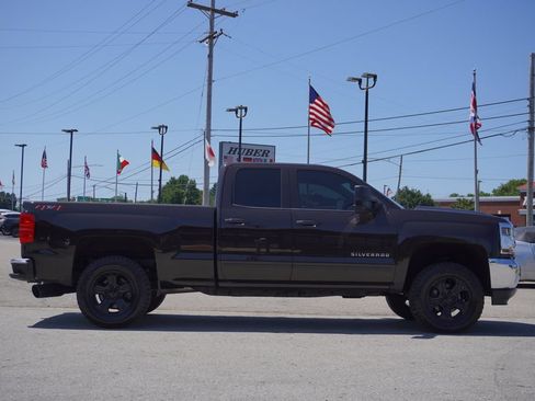 Used 2018 Chevrolet Silverado 1500 LT w/ All Star Edition AWD/4WD image 8