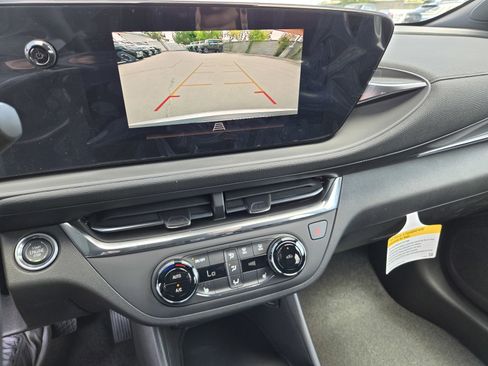 New 2025 Buick Envista Preferred w/ Convenience I Package image 9
