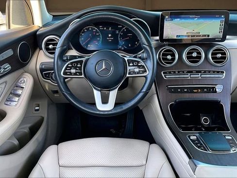 Used 2021 Mercedes-Benz GLC 300 4MATIC image 5