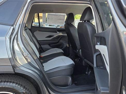 New 2026 Volkswagen Tiguan SE AWD/4WD image 32