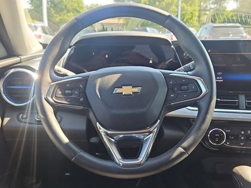 Used 2024 Chevrolet Trax LT w/ Driver Confidence Package FWD image 15