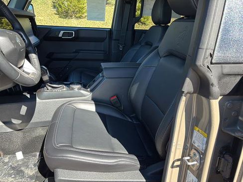 New 2026 Ford Bronco Outer Banks w/ Sasquatch Package AWD/4WD image 10