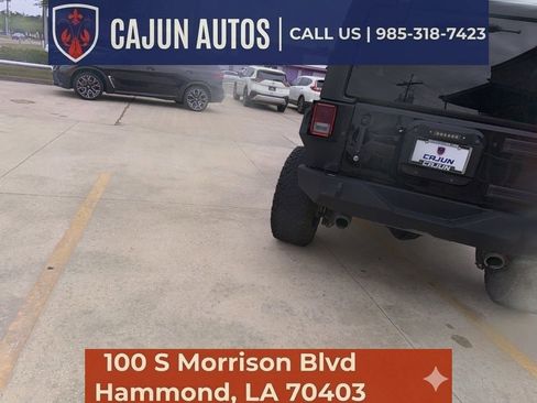 Used 2018 Jeep Wrangler Unlimited Sahara AWD/4WD image 9