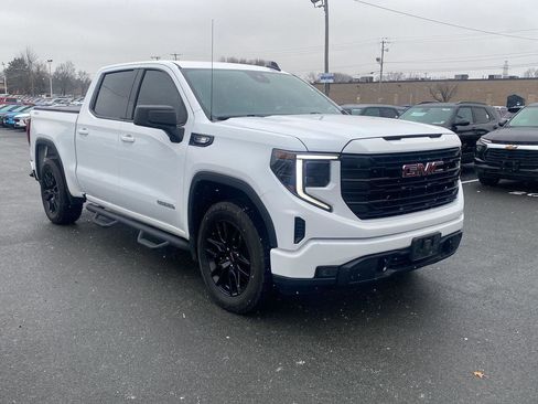 Used 2025 GMC Sierra 1500 Elevation image 3