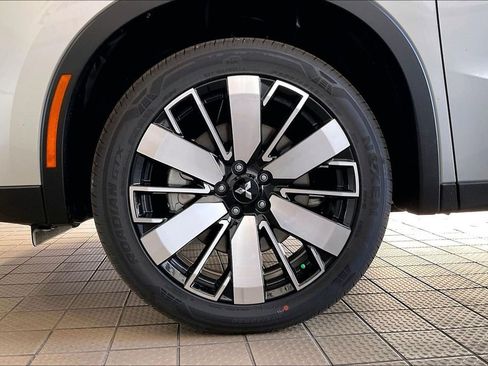 New 2026 Mitsubishi Outlander SE FWD image 12