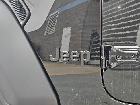 New 2026 Jeep Gladiator Sport image 27