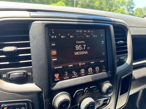 Used 2016 RAM 1500 Express AWD/4WD image 18