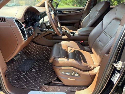 Used 2020 Porsche Cayenne S AWD/4WD image 13