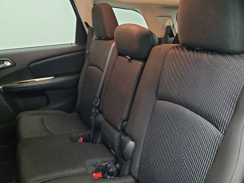 Used 2015 Dodge Journey SXT w/ Flexible Seating Group FWD image 18
