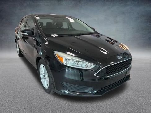 Used 2015 Ford Focus SE image 4