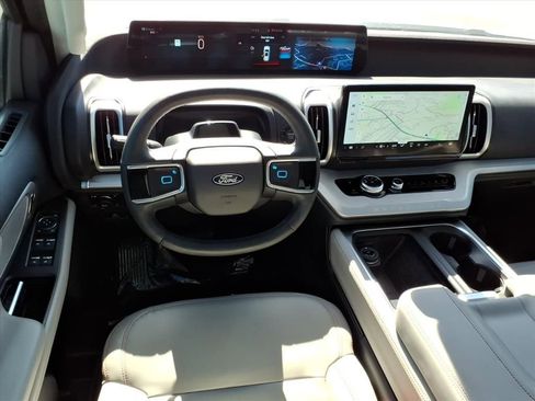 Certified 2025 Ford Expedition Max Active image 13