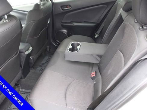 Used 2020 Toyota Prius LE image 25