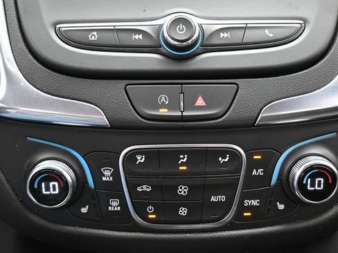 Used 2024 Chevrolet Equinox LT FWD image 23
