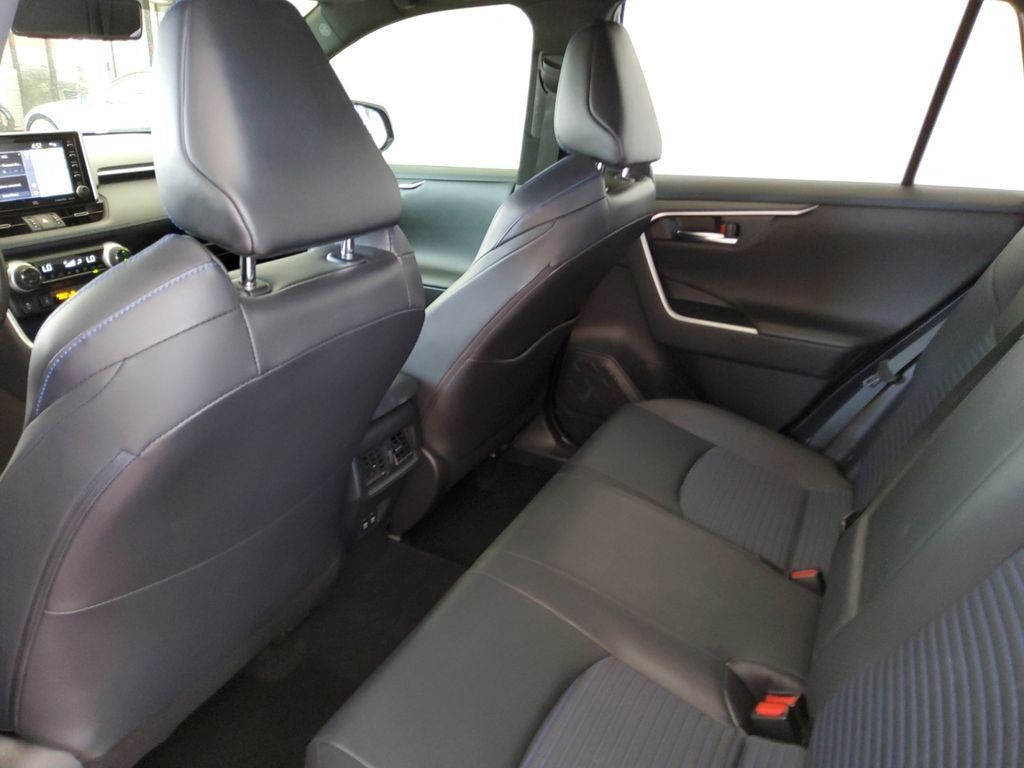 Used 2019 Toyota RAV4 XSE w/ XSE Weather Package AWD/4WD image 19