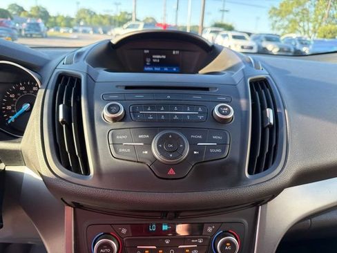 Used 2018 Ford Escape SE w/ Ford Safe & Smart Package FWD image 17