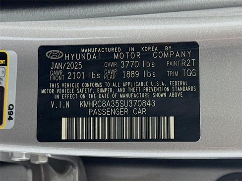 Certified 2025 Hyundai Venue SEL FWD image 30