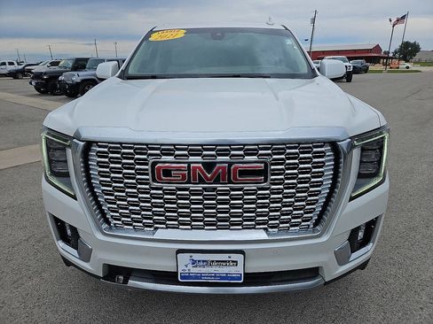 Used 2021 GMC Yukon XL Denali AWD/4WD image 12