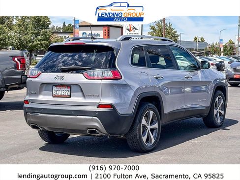 Used 2019 Jeep Cherokee Limited AWD/4WD image 4