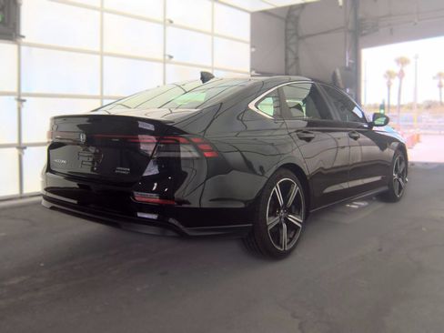 Used 2024 Honda Accord Sport image 4