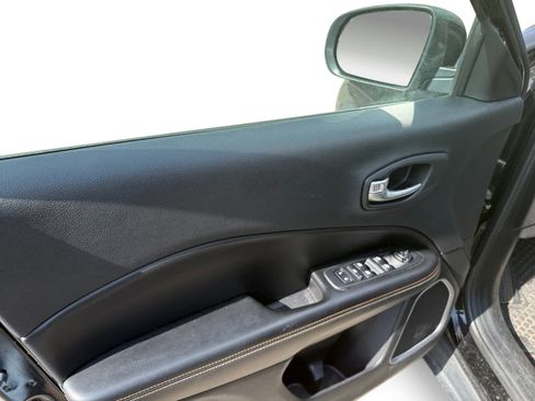 Used 2019 Jeep Compass Latitude w/ Popular Equipment Group image 10