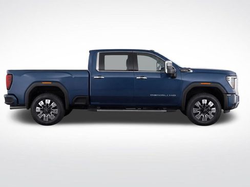 Certified 2025 GMC Sierra 2500 Denali w/ Technology Package AWD/4WD image 9