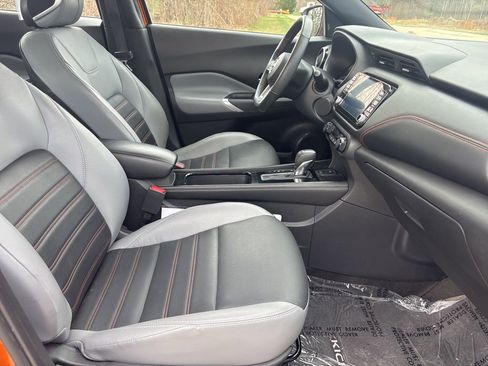 Used 2023 Nissan Kicks SR w/ SR Premium Package FWD image 29