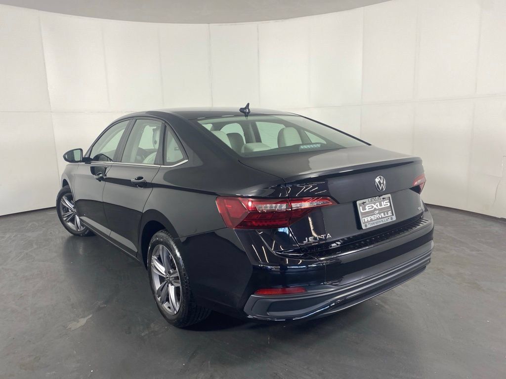 Used 2024 Volkswagen Jetta SE FWD image 8