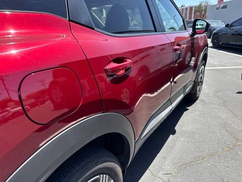 Certified 2025 Nissan Kicks SV FWD image 5