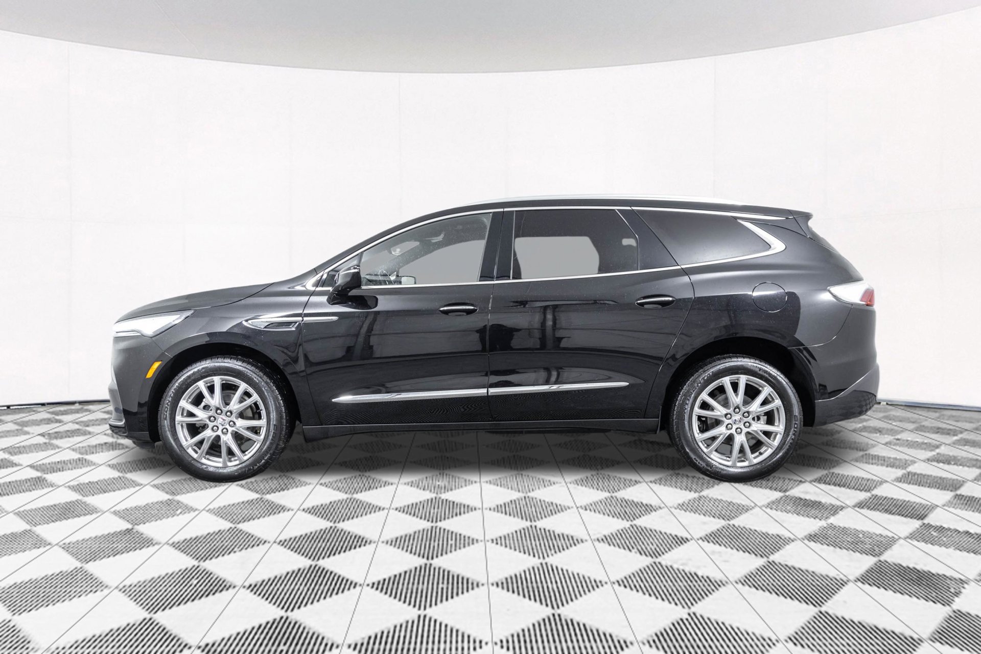Used 2023 Buick Enclave Essence w/ Experience Buick Package AWD/4WD image 17