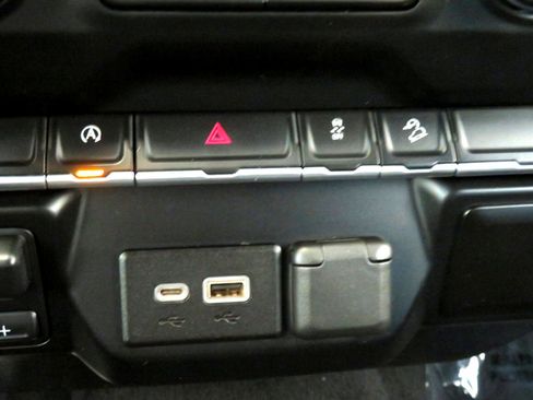 Used 2019 Chevrolet Silverado 1500 LT w/ Z71 Off-Road Package image 39