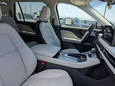 New 2025 Lincoln Aviator AWD w/ Equipment Group 101A image 13
