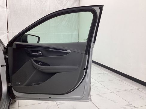 Used 2017 Chevrolet Impala Premier w/ Enhanced Convenience Package image 19