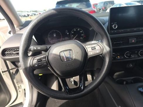 Used 2025 Honda HR-V LX image 6
