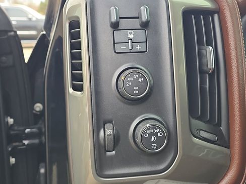 Used 2016 Chevrolet Silverado 1500 High Country image 9