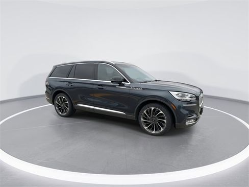Used 2022 Lincoln Aviator Reserve w/ Equipment Group 201A image 8