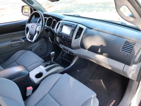 Used 2013 Toyota Tacoma PreRunner w/ TRD Sport Pkg image 17